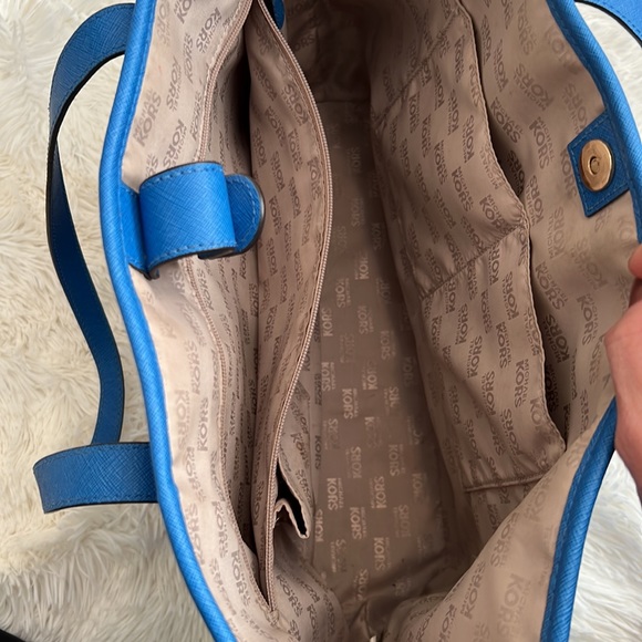 Great Condition Blue Michael Micheal Kors tote - Picture 6 of 10